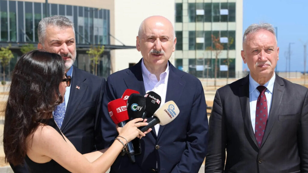 karaismailoglunun-neden-hedef-alindigi-ortaya-cikti-limani-albayraklar-isletiyor-nyrOtLBZ