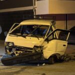 karamanda-panelvanla-carpisan-otomobil-park-halindeki-araca-carpti-3-kisi-yaralandi-AEnW6M52